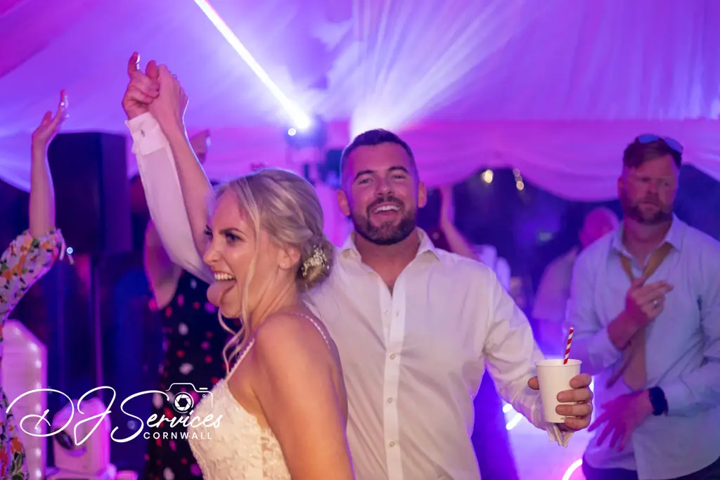 Wedding Video of guests dancing with Lase show